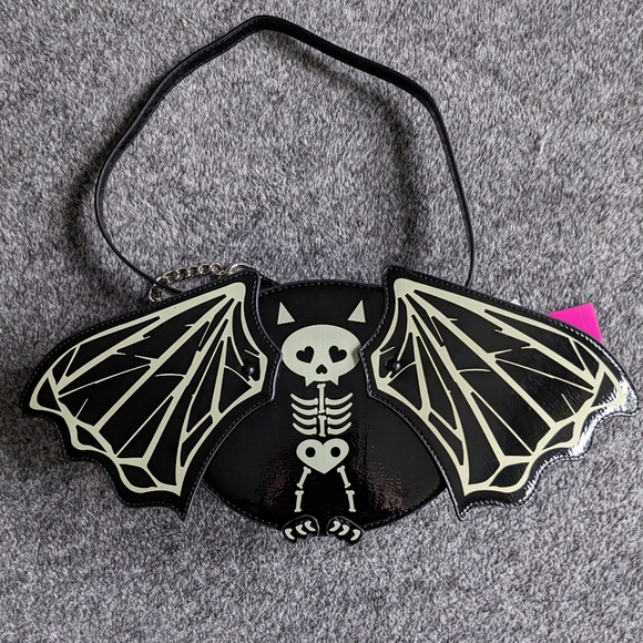 Betsey Johnson Handbags - NWT Betsey Johnson Glow in the Dark Bat Skeleton Crossbody Purse